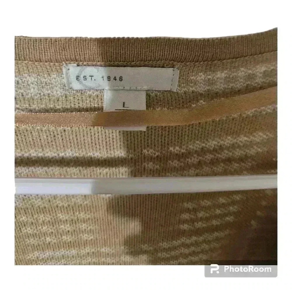 NWOT- womens cardigan! - Picture 2 of 3